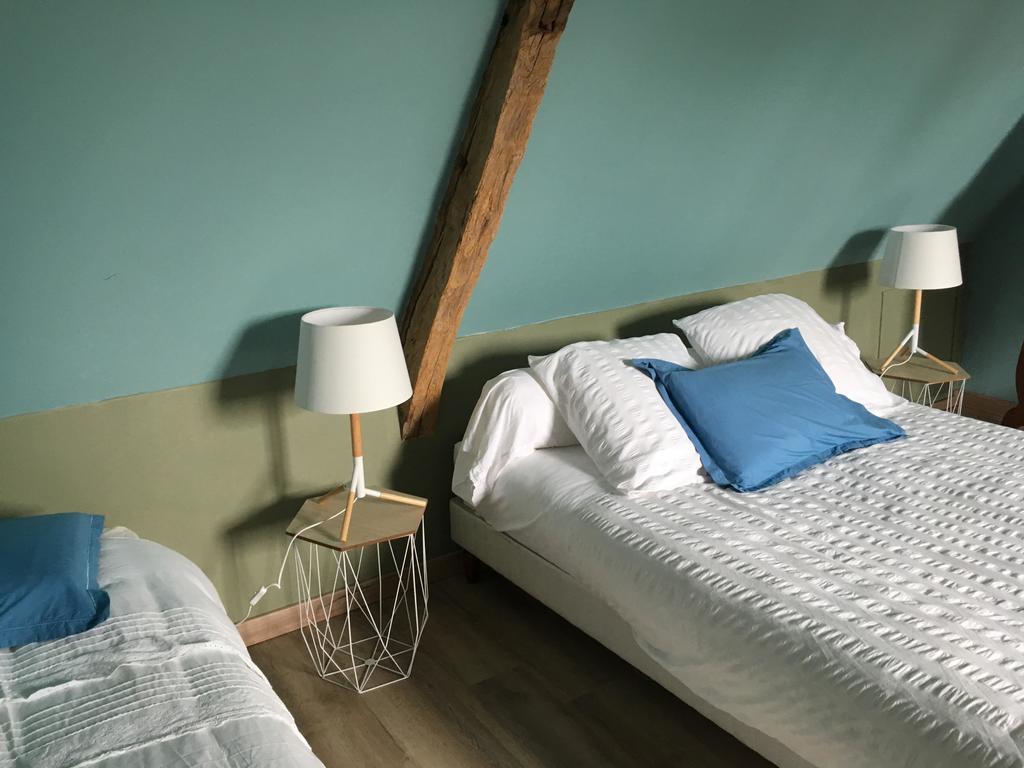 Le Saint Aubin- Maison D Hotes Dans Ce Monastere Du 16 Siecle Amfreville-la-Campagne Exteriör bild